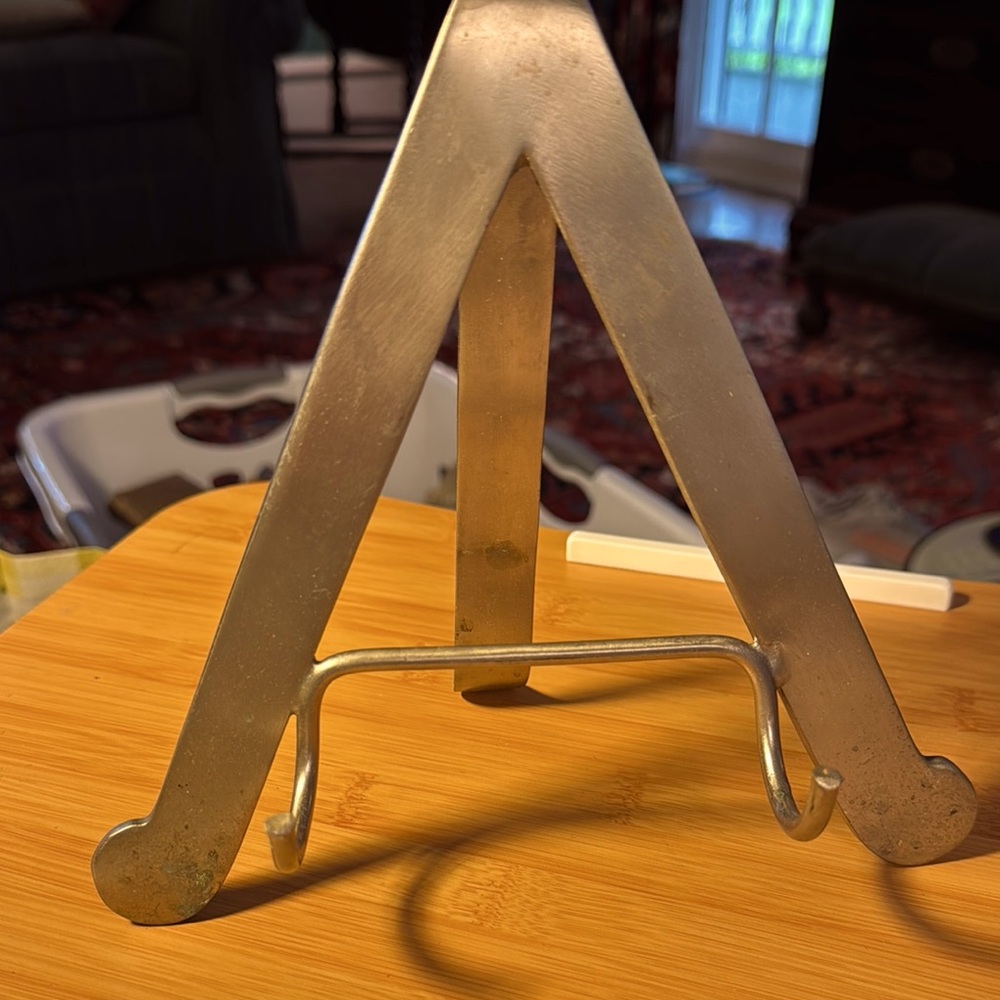 Easel